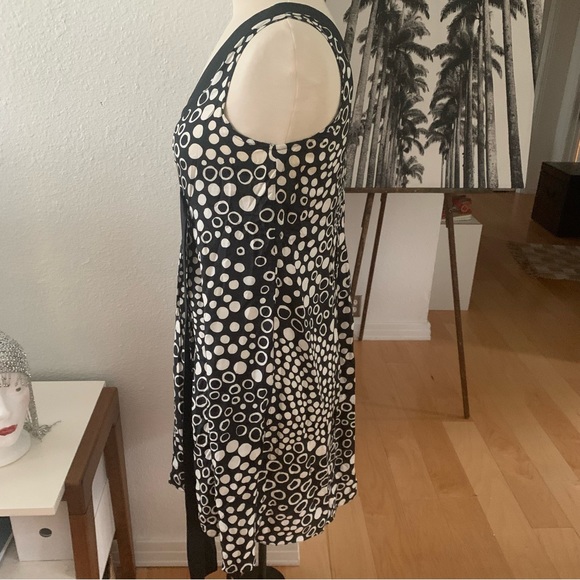 Le Lis Blanc Deux Sleeveless mini dress; black background with cream polka dots - Picture 6 of 9